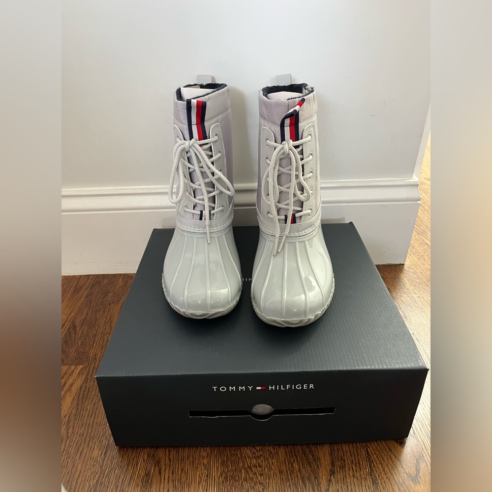 NEW IN BOX- Tommy Hilfiger Winter Faux Fur Lined Rain Boots